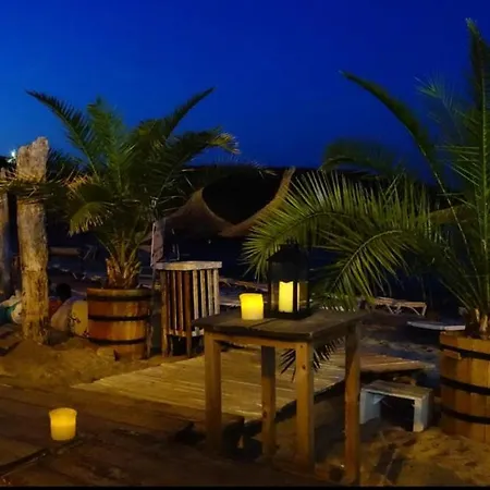 Paradise Hotel *